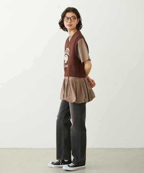 MILKFED.(ミルクフェド)の「COLLEGE LOGO V-NECK SWEAT VEST(ベスト・レディース・ブラウン/ネイビー/オートミール・ONE SIZE)」の6枚目の写真