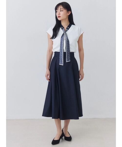 TONAL(トーナル)の「スカーフタイドッキングノースリブラウス(シャツ/ブラウス・レディース・ベージュ/ネイビー/オフホワイト/ピンク・MEDIUM)」の10枚目の写真