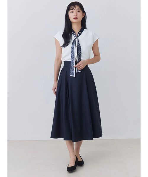 TONAL(トーナル)の「スカーフタイドッキングノースリブラウス(シャツ/ブラウス・レディース・ベージュ/ネイビー/オフホワイト/ピンク・MEDIUM)」の11枚目の写真