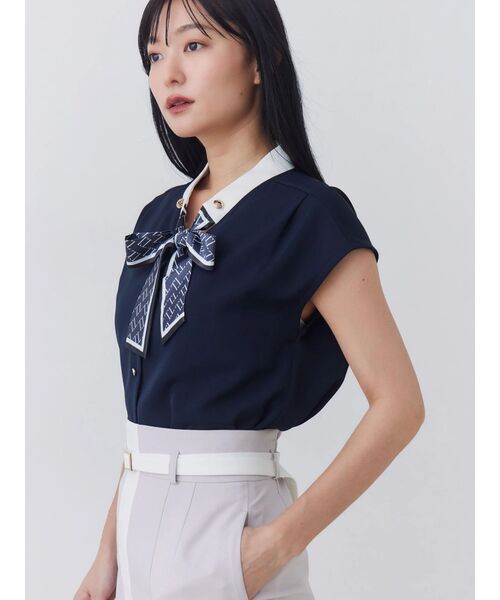 TONAL(トーナル)の「スカーフタイドッキングノースリブラウス(シャツ/ブラウス・レディース・ベージュ/ネイビー/オフホワイト/ピンク・MEDIUM)」の14枚目の写真