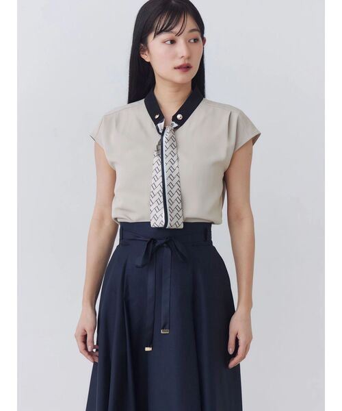TONAL(トーナル)の「スカーフタイドッキングノースリブラウス(シャツ/ブラウス・レディース・ベージュ/ネイビー/オフホワイト/ピンク・MEDIUM)」の17枚目の写真