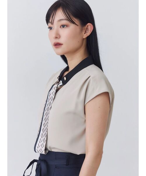 TONAL(トーナル)の「スカーフタイドッキングノースリブラウス(シャツ/ブラウス・レディース・ベージュ/ネイビー/オフホワイト/ピンク・MEDIUM)」の18枚目の写真
