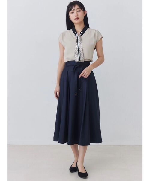 TONAL(トーナル)の「スカーフタイドッキングノースリブラウス(シャツ/ブラウス・レディース・ベージュ/ネイビー/オフホワイト/ピンク・MEDIUM)」の19枚目の写真
