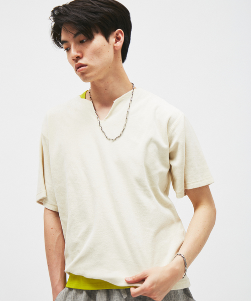JOURNAL STANDARD（ジャーナルスタンダード）の「パイル キーネック Tシャツ（Tシャツ/カットソー・メンズ・ブラック系その他/ホワイト×ホワイト/ベージュ/オレンジ・MEDIUM/LARGE）」の8枚目の写真