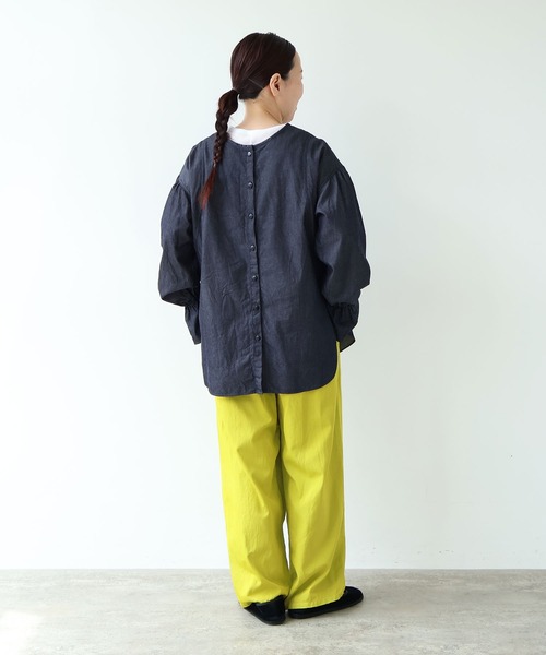 yuni(ユニ )の「Cotton denim gathered sleeves blouse(シャツ/ブラウス・レディース・サックスブルー/インディゴブルー・FREE)」の16枚目の写真