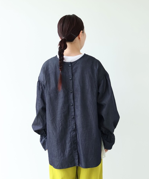 yuni(ユニ )の「Cotton denim gathered sleeves blouse(シャツ/ブラウス・レディース・サックスブルー/インディゴブルー・FREE)」の21枚目の写真