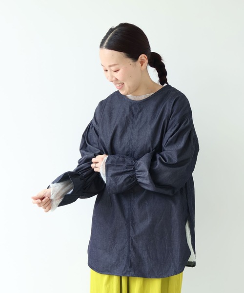 yuni(ユニ )の「Cotton denim gathered sleeves blouse(シャツ/ブラウス・レディース・サックスブルー/インディゴブルー・FREE)」の19枚目の写真