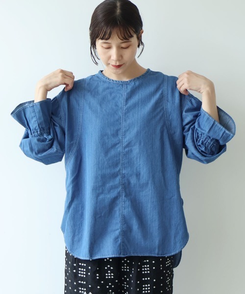 yuni(ユニ )の「Cotton denim gathered sleeves blouse(シャツ/ブラウス・レディース・サックスブルー/インディゴブルー・FREE)」の7枚目の写真
