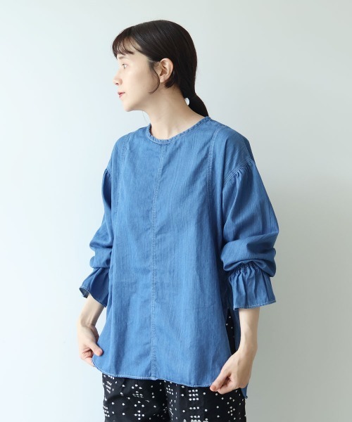 yuni(ユニ )の「Cotton denim gathered sleeves blouse(シャツ/ブラウス・レディース・サックスブルー/インディゴブルー・FREE)」の9枚目の写真