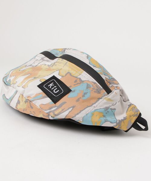 KiU(キウ)の「キウ KiU WATERPROOF BODY BAG(ボディバッグ/ウエストポーチ・メンズ・その他・ONE SIZE)」の3枚目の写真