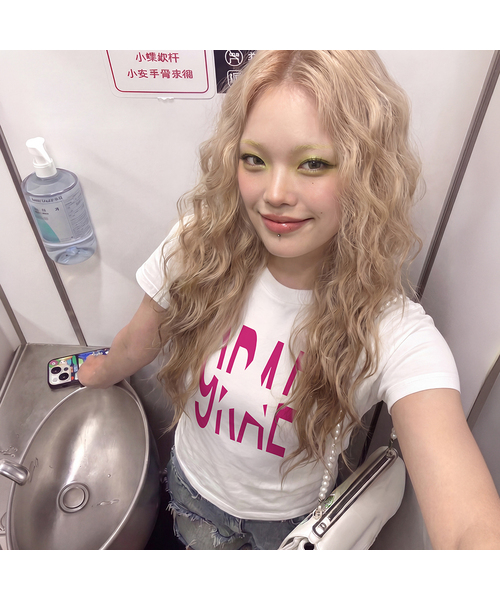 GRAVER（グレーバー）の「[ユニセックス]9RAE STAR 半袖Tシャツ_4カラー（Tシャツ/カットソー・レディース・イエロー/ホワイト/ホワイト×ピンク/スカイブルー/ライム/ブラック・X-SMALL/SMALL/MEDIUM/LARGE）」の3枚目の写真