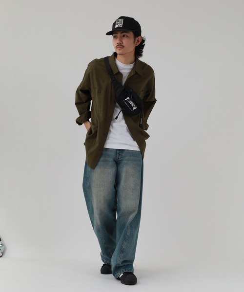 THRASHER(スラッシャー)の「THRASHER ボトルホルダー付き ボディバッグ ウエストバッグ BAG 男女兼用(ボディバッグ/ウエストポーチ・メンズ・ブラック・FREE)」の2枚目の写真