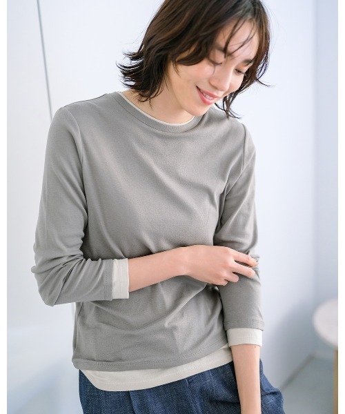 DoCLASSE( ドゥクラッセ)の「コットンガーゼ・配色クルーネック/長袖(Tシャツ/カットソー・レディース・チャコール/カーキ/ライトグレー/ピーコックグリーン系/ブルーグレー/ライトピンク/グレー・L/M/S)」の2枚目の写真