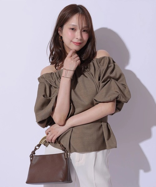 Mystrada（マイストラーダ）の「オフショルタックギャザーブラウス