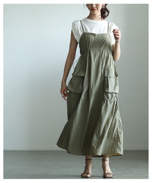 Sawa a la mode(サワアラモード)の「カーゴポケットドロストサロペットスカート(ジャンパースカート・レディース・ブラック/グリーン・FREE)」の17枚目の写真