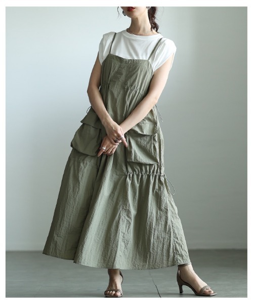 Sawa a la mode(サワアラモード)の「カーゴポケットドロストサロペットスカート(ジャンパースカート・レディース・ブラック/グリーン・FREE)」の21枚目の写真