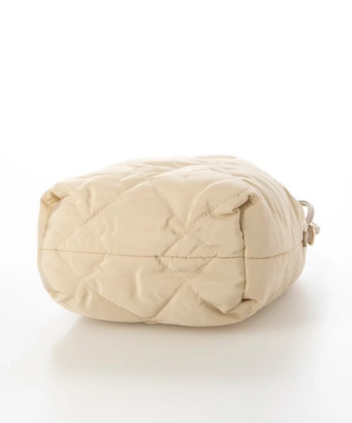 CACHELLIE(カシェリエ)の「QUILTING x BOA リバーシブル 2WAY SHOULDER(ショルダーバッグ・レディース・ブラック/グレー/アイボリー/グレイッシュベージュ・FREE)」の5枚目の写真