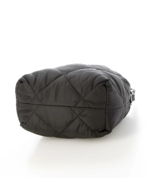 CACHELLIE(カシェリエ)の「QUILTING x BOA リバーシブル 2WAY SHOULDER(ショルダーバッグ・レディース・ブラック/グレー/アイボリー/グレイッシュベージュ・FREE)」の21枚目の写真