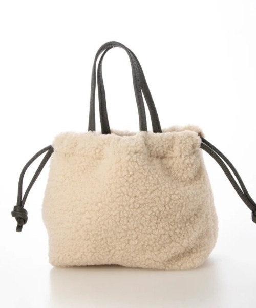 CACHELLIE(カシェリエ)の「QUILTING x BOA リバーシブル 2WAY SHOULDER(ショルダーバッグ・レディース・ブラック/グレー/アイボリー/グレイッシュベージュ・FREE)」の9枚目の写真