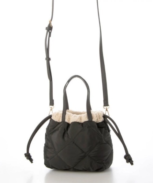 CACHELLIE(カシェリエ)の「QUILTING x BOA リバーシブル 2WAY SHOULDER(ショルダーバッグ・レディース・ブラック/グレー/アイボリー/グレイッシュベージュ・FREE)」の8枚目の写真