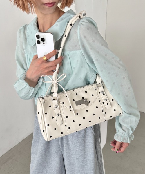 SOLLON.(ソルロン)の「フラップドットショルダーバッグ(ボストンバッグ・レディース・オフホワイト/ブラウン/ブラック/レッド・FREE)」の16枚目の写真