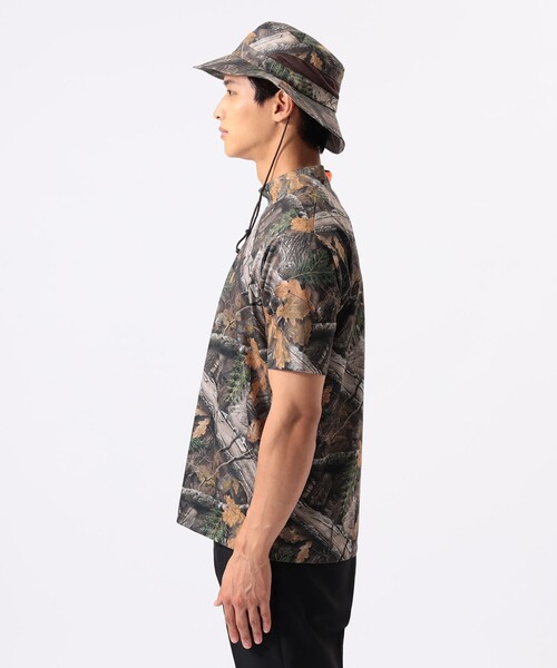 BEAMS GOLF(ビームスゴルフ)の「ORANGE LABEL / バッグロゴ ツリーカモ モックネックシャツ(吸水速乾・UVカット)(Tシャツ/カットソー・メンズ・ブラック/その他・XL/L/M/S)」の11枚目の写真