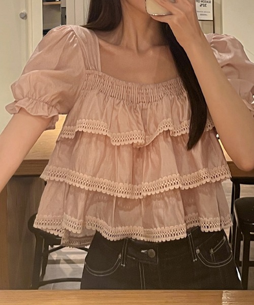 LAFFMO(ラフモ)の「パフスリティアードフリルブラウス(その他トップス・レディース・ホワイト/ピンク・F)」の9枚目の写真