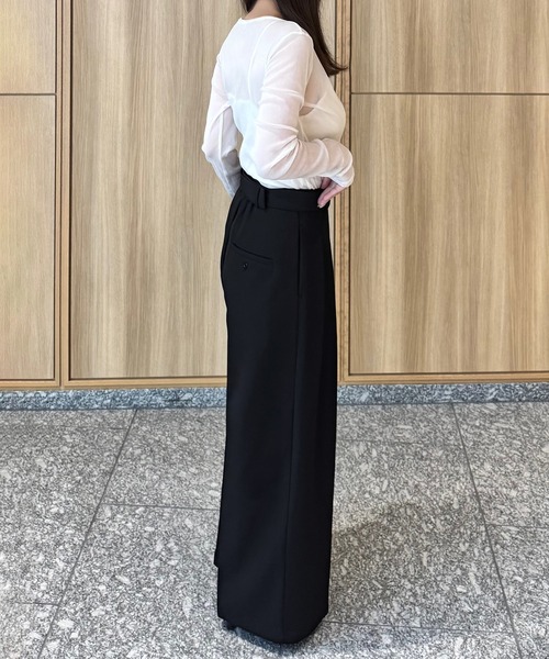 junoah(ジュノア)の「ベルト付きツータックワイドパンツ(スラックス・レディース・ブラック/ダークグレー/アイボリー・SMALL/MEDIUM/LARGE)」の7枚目の写真