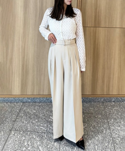 junoah(ジュノア)の「ベルト付きツータックワイドパンツ(スラックス・レディース・ブラック/ダークグレー/アイボリー・SMALL/MEDIUM/LARGE)」の8枚目の写真