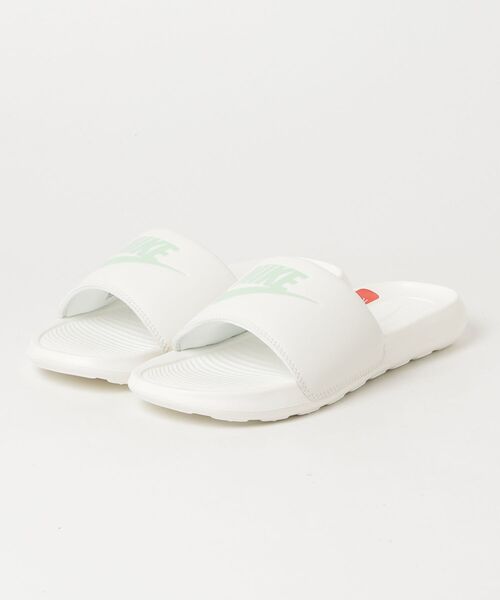 NIKE(ナイキ)の「NIKE/ナイキ WS ビクトリー ワン スライド(サンダル・レディース・ベージュ・23cm/24cm/25cm)」の1枚目の写真