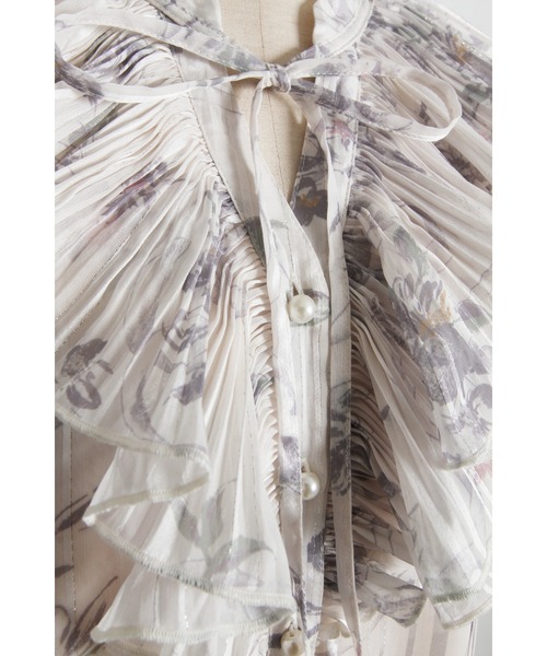 tocco closet(トッコ クローゼット)の「リボン付きラメドビーストライプ×リボンフラワープリントフリルブラウス(シャツ/ブラウス・レディース・オフホワイト/ブラック/ブラウン・M)」の20枚目の写真