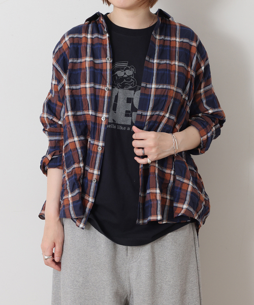JOURNAL STANDARD LUXE(ジャーナルスタンダード ラックス)の「シャーリングチェック レギュラーカラーBigシャツ(シャツ/ブラウス・レディース・サファリグリーン/ネイビー・FREE)」の5枚目の写真