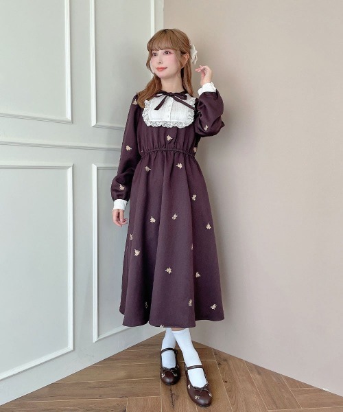 F i.n.t(フィント)の「プチローズ刺繍ストラップ付きバレエシューズ/fint フィント(バレエシューズ・レディース・ブラック/ブラウン・M/S/L)」の7枚目の写真
