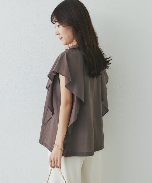 La boutique BonBon(ラブティックボンボン)の「【WEB限定・涼しくて着映え】ローンブラウス(シャツ/ブラウス・レディース・オフホワイト/ブラウン・FREE)」の15枚目の写真