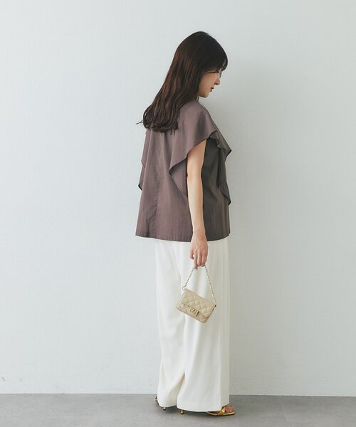 La boutique BonBon(ラブティックボンボン)の「【WEB限定・涼しくて着映え】ローンブラウス(シャツ/ブラウス・レディース・オフホワイト/ブラウン・FREE)」の19枚目の写真