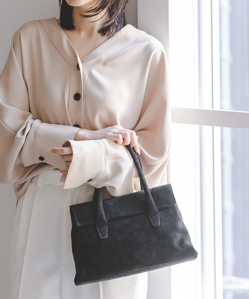 Noble(ノーブル)の「AULENTTI/オウレンティ スウェードフラップBAG(ハンドバッグ・レディース・ブラック/ブラウン・FREE)」の3枚目の写真