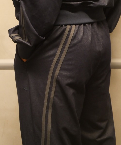 TENEZ(テネス)の「TENEZ Track Pants Two Stripes (デニム風)(スウェットパンツ・メンズ・ダークブルー・LARGE/MEDIUM)」の12枚目の写真