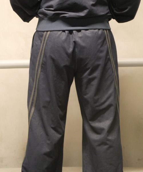 TENEZ(テネス)の「TENEZ Track Pants Two Stripes (デニム風)(スウェットパンツ・メンズ・ダークブルー・LARGE/MEDIUM)」の13枚目の写真