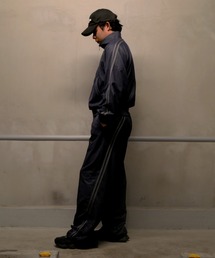 TENEZ（テネス）の「TENEZ Track Pants Two Stripes (デニム風)（スウェットパンツ）」