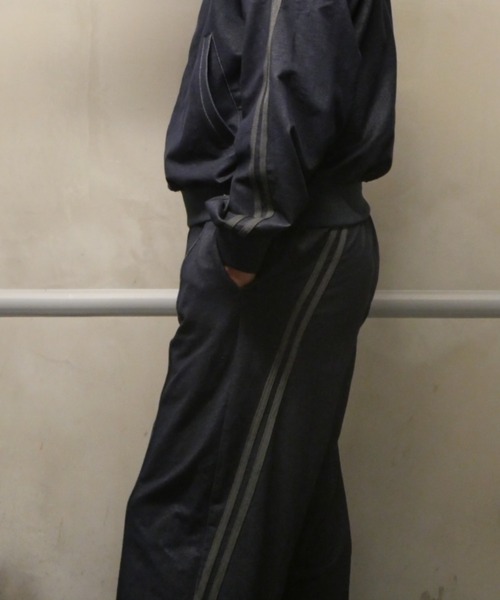 TENEZ(テネス)の「TENEZ Track Pants Two Stripes (デニム風)(スウェットパンツ・メンズ・ダークブルー・LARGE/MEDIUM)」の15枚目の写真