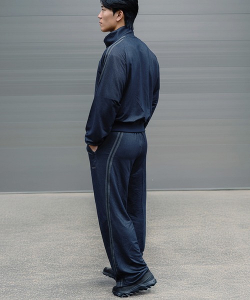 TENEZ(テネス)の「TENEZ Track Pants Two Stripes (デニム風)(スウェットパンツ・メンズ・ダークブルー・LARGE/MEDIUM)」の4枚目の写真