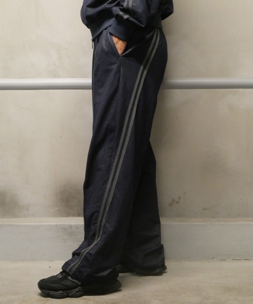 TENEZ(テネス)の「TENEZ Track Pants Two Stripes (デニム風)(スウェットパンツ・メンズ・ダークブルー・LARGE/MEDIUM)」の17枚目の写真