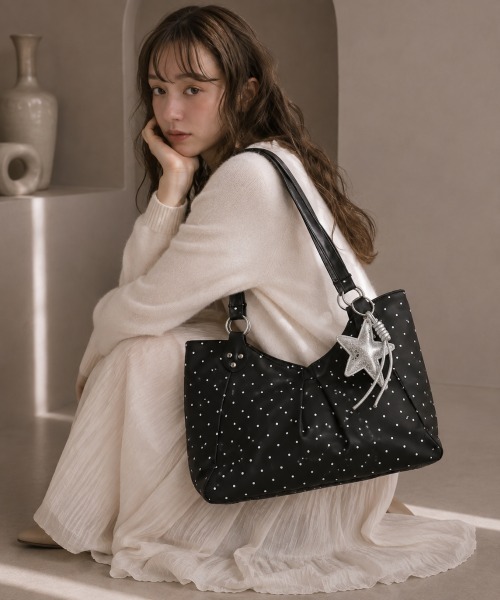 center i(センターアイ)の「ドット柄リボンチャーム付き2WAYショルダーバッグ(ショルダーバッグ・レディース・ピンク/ホワイト/ブラック・FREE)」の1枚目の写真