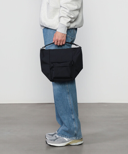 Bshop（ビショップ）の「KARRI | リサイクルコーデュラ 2WAY ショルダーバッグ S UNISEX（ショルダーバッグ・レディース・ブラック・S）」の9枚目の写真