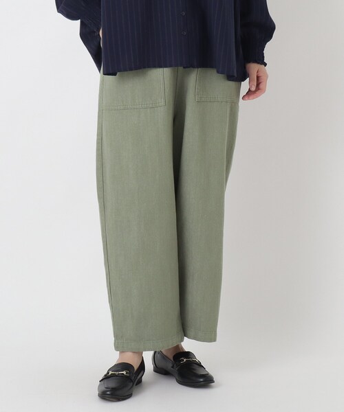 one'sterrace(ワンズテラス)の「スラブ入り デニム9分丈 バルーンパンツ(デニムパンツ・レディース・ブラック系8/グリーン系その他6・02)」の2枚目の写真