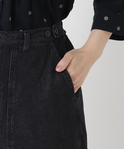 one'sterrace(ワンズテラス)の「スラブ入り デニム9分丈 バルーンパンツ(デニムパンツ・レディース・ブラック系8/グリーン系その他6・02)」の7枚目の写真