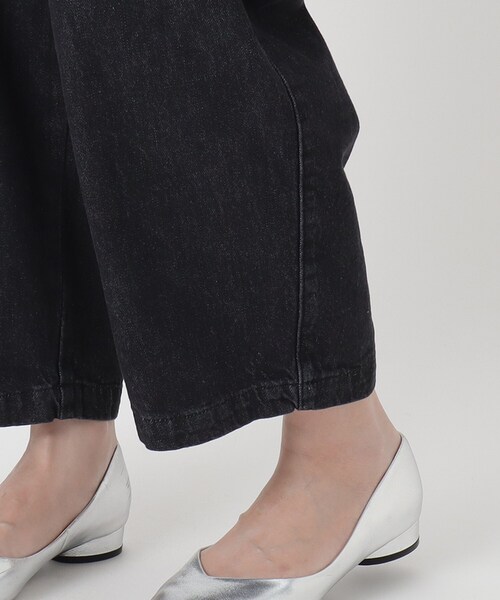 one'sterrace(ワンズテラス)の「スラブ入り デニム9分丈 バルーンパンツ(デニムパンツ・レディース・ブラック系8/グリーン系その他6・02)」の9枚目の写真