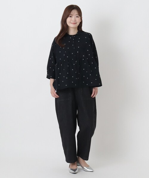 one'sterrace(ワンズテラス)の「スラブ入り デニム9分丈 バルーンパンツ(デニムパンツ・レディース・ブラック系8/グリーン系その他6・02)」の14枚目の写真