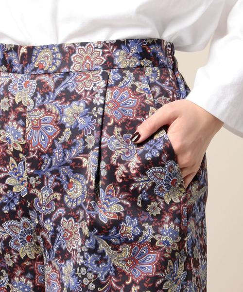 BEAUTY&YOUTH UNITED ARROWS（ビューティーアンドユースユナイテッドアローズ）の「BY ペイズリー サテン タックパンツ◆（その他パンツ・レディース・ブラウン/ネイビー・MEDIUM/SMALL）」の7枚目の写真