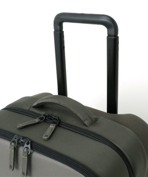 incase(インケース)の「【ZOZO限定】INTR10041-ANTIncase VIA Roller 80 - Anthracite【ZOZO限定】(スーツケース/キャリーバッグ・メンズ・チャコールグレー・ONE SIZE)」の2枚目の写真